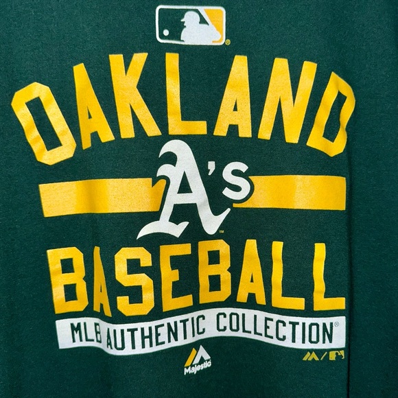 SOLD 💕Majestic Oakland Athletics A’s Baseball T-Shirt - Picture 3 of 8